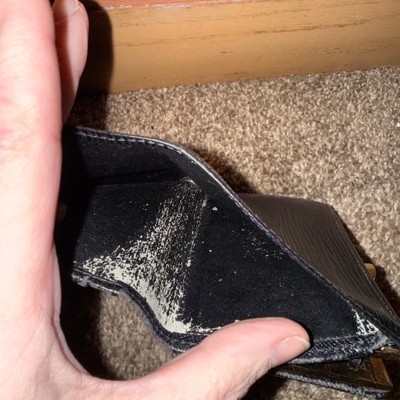 Louis Vuitton Black Textured Wallet - Picture 9 of 12